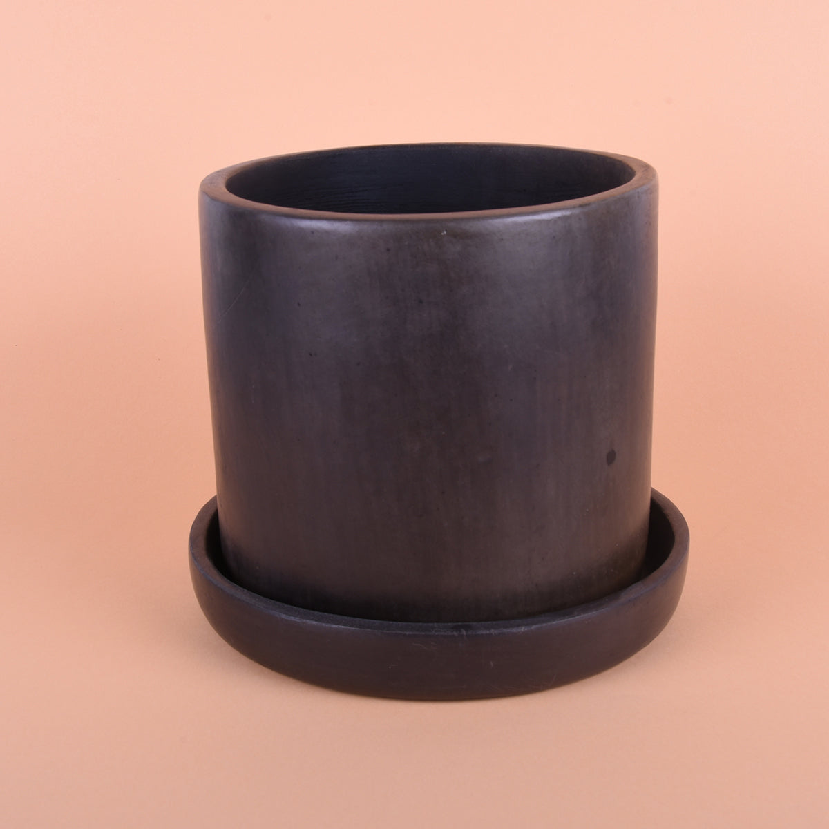 Maceta bruñida con plato